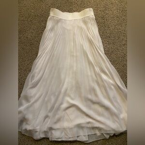 Aritzia Cream Pleated Skirt